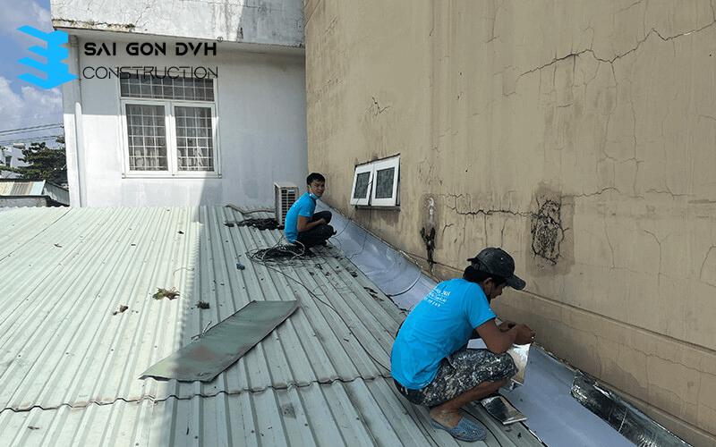 Thợ chống dột mái tôn tại quận 11 của SAIGONDVH